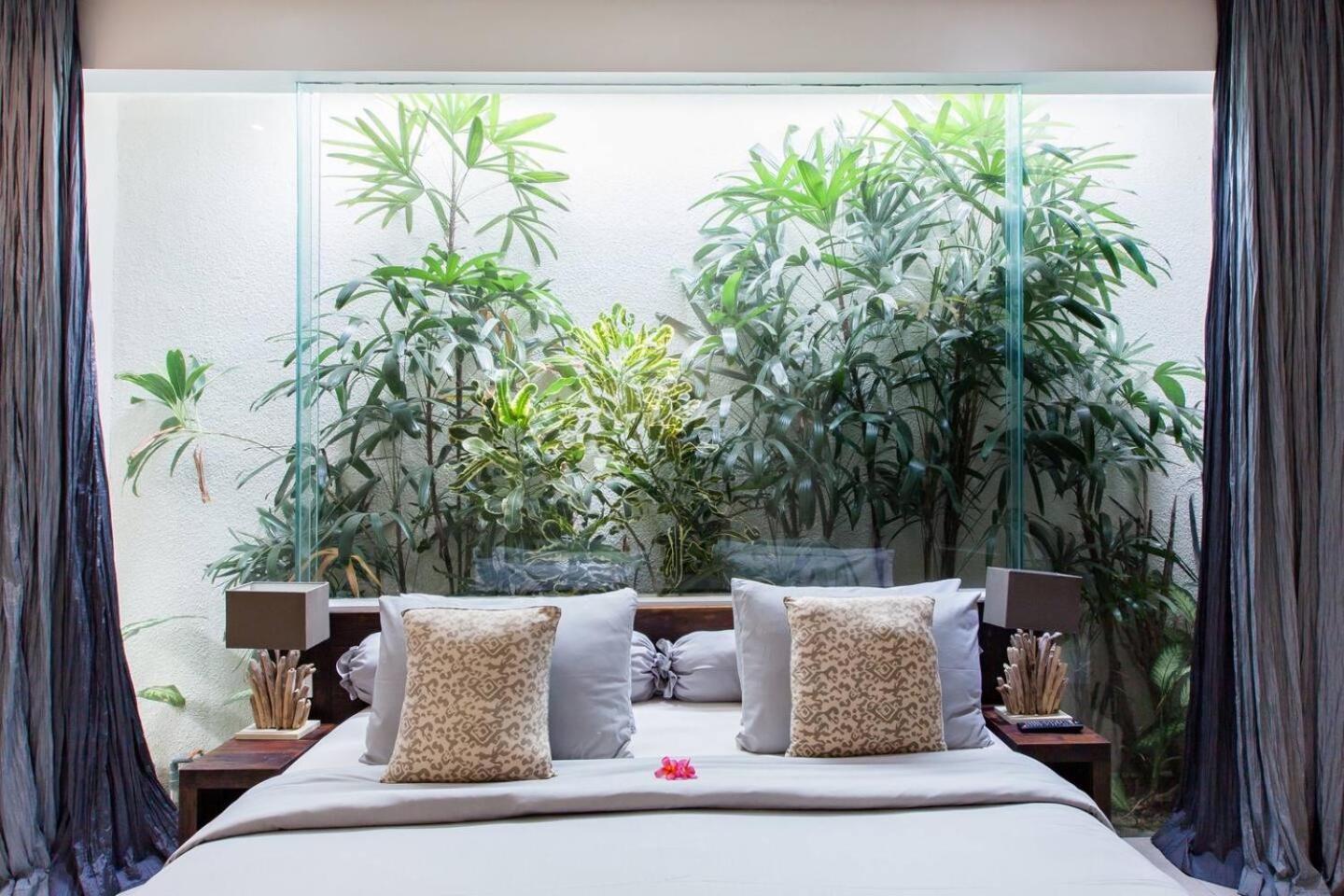 Stylish 4-bd In * Seminyak (Bali)